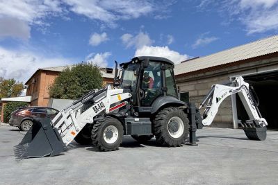 Экскаватор-погрузчик Borus BR 840 Экскаватор-погрузчик Borus BR 840
